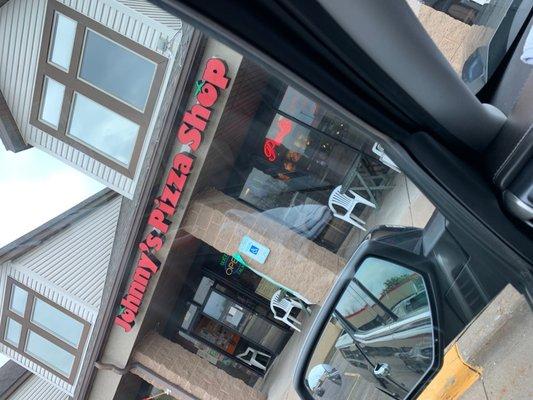 Johnny's Pizza Shop
