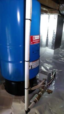 Customer had an issue with pressure switch kicking on and off continuous. Found that the well tank bladder had ruptured so I ...