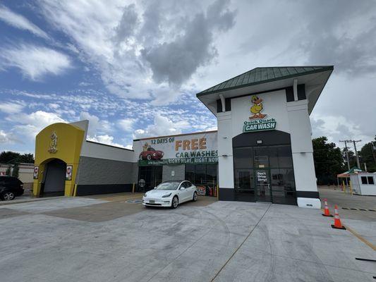 Tesla Model 3 got a fresh wash here