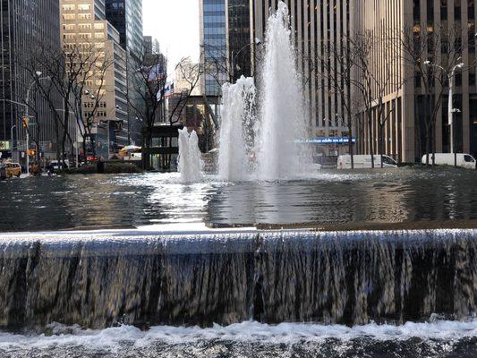 giant water fountain