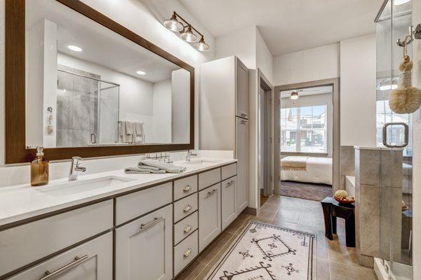 Laurel model bathroom