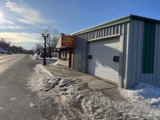 Progressive Collision & Glass Center