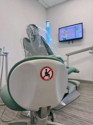 Funny doctor chair + area where I got my teeth filled