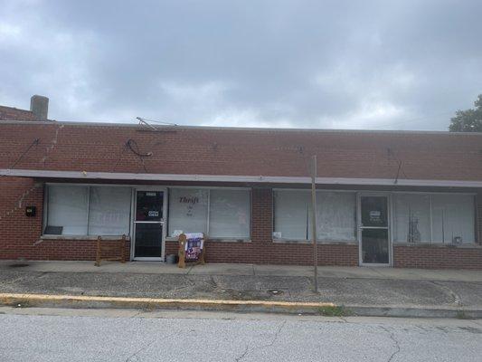 Cloughs' Clothes & More