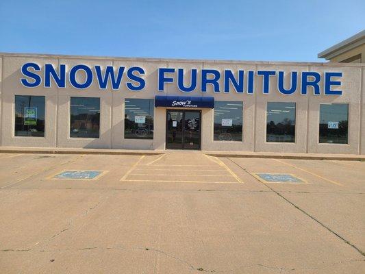 Brand new furniture store in Enid, OKlahoma.
Sofas, loveseats, recliners, sectionals, mattress sets and so much more!