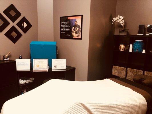 Rejuvenating Massage by Amber Thompson