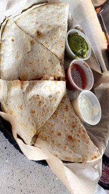 Breezes Restaurant & Bar