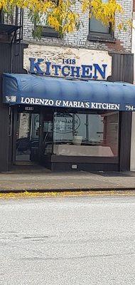 Looks permanently closed. No more glazed poultry & piped potatoes in the window.