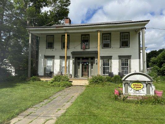 Brookside Inn At Laurens