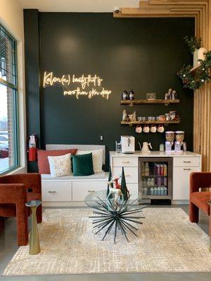 How cute is this Holiday set up.