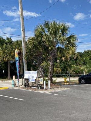 Signs where you can park for $10