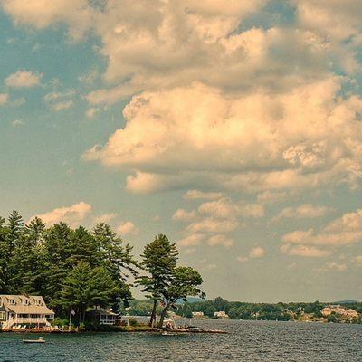 Lake Winni Team- Berkshire Hathaway HomeServices Verani Realty