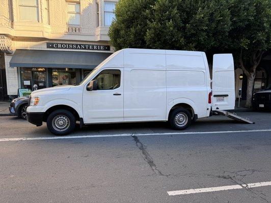 Bella Vita Transport & Delivery Services