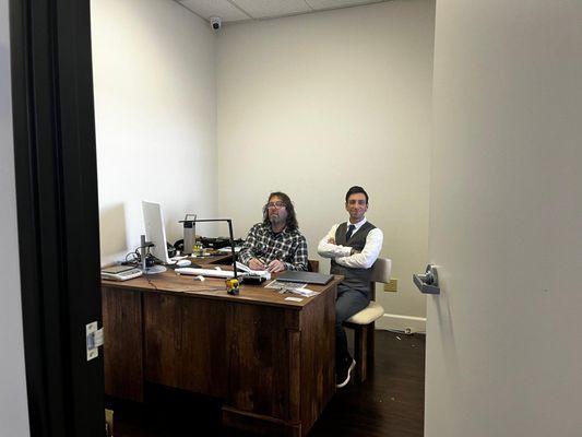 Professional Evaluations, No-Obligation to Sell. Cash For all your unwanted broken jewelry, Gold, Silver, and Coins