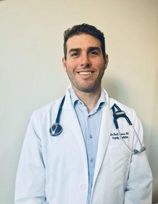 Founder Dr. Brett Levine, D.O. is a Board Certified Family Medicine Physician.