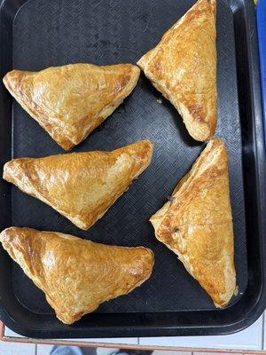 Rica empanada de atún