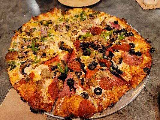 Large half gourmet veggie and half king arthur supreme