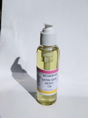 Our Satin Oil leaves your skin, silky and moisturize.