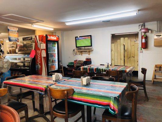 Nice and cozy.....It's like eating at your aunties house.