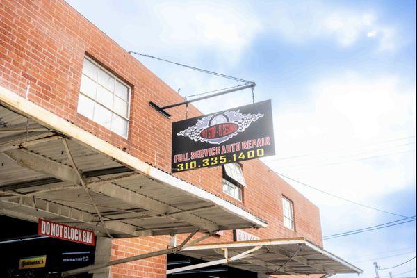 Pittstop El Segundo - Tires, Oil Changes, Brakes, Wheel Alignments, Check Engine Light, Car Battery, Suspension, Transmission, Lift Kits.