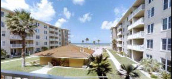 1\1 plus bonus room condo right on beach! $259k! Contact me for details ..
Kathy Anderson Realtor The Keyes Co
214.491.0167