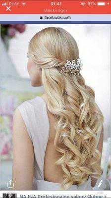 This is how her hair should have looked