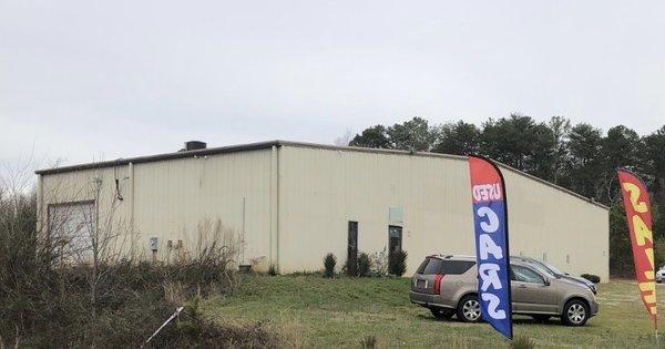 Outside view. E's Automotive Specialist