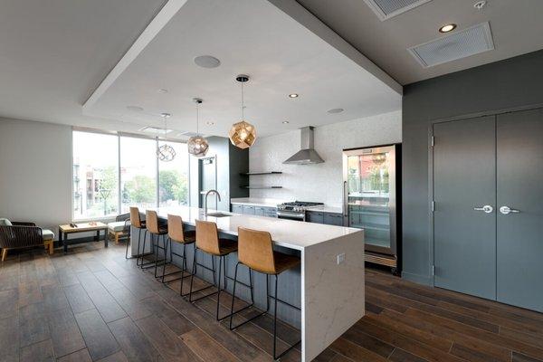 Full Kitchen in Lounge