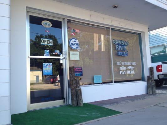 Adventure diving/Stadt front door on NW 1st ave