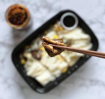 牛腩腸粉 Beef Brisket Roll w/ corn, green onion ($9) // CASH ONLY