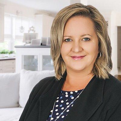 Erin Gines - Realty One Group Complete