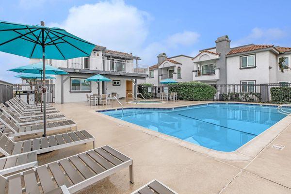 Enclave At Town Square Pool