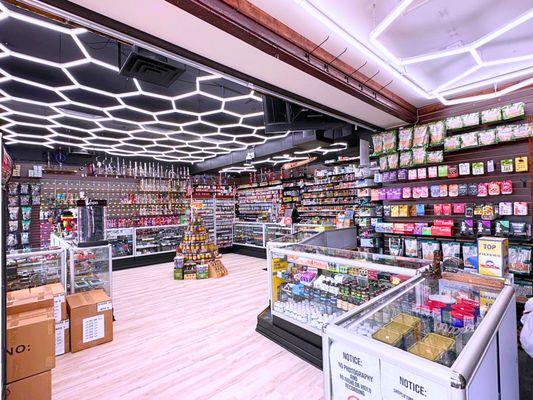 Tobacco Hut: Vape Shop/Fine Cigars