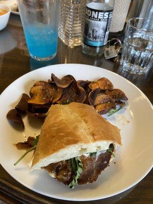 Bruiser... Roast Beef, Caramalized Onions, Blue chz. YUM