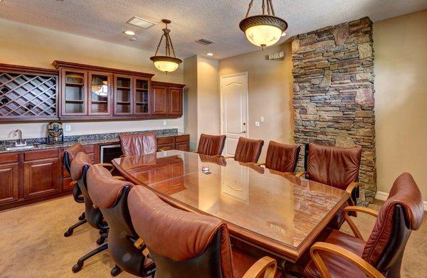 Leslie McCluskie - Realty One Group Advantage