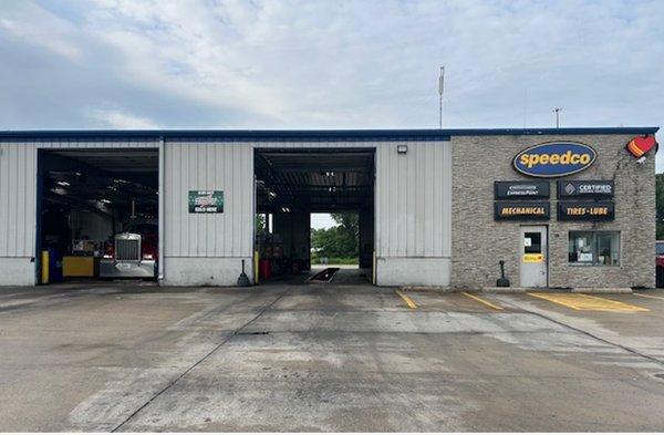 Speedco Truck Lube and Tires