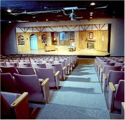 ITC served the south suburbs of Chicago from 1976 to 2012. It's a beautiful theater and I hope that someone will revive it.