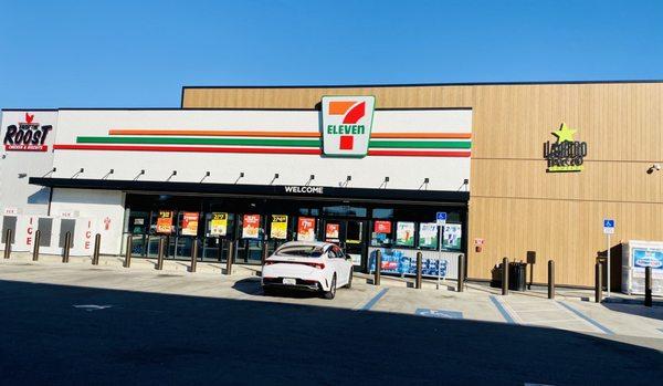 Enormous 7-11 with a Taco Laredo and Roost inside...