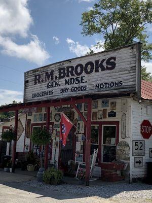 R M Brooks & Son Grocery