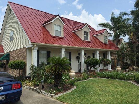 Standing Seam Hurricane Resistant Lifetime Metal Roof on a South Louisiana home