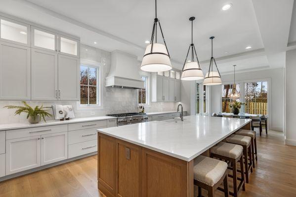 The Chrissy & Lisa Team - RLAH @properties