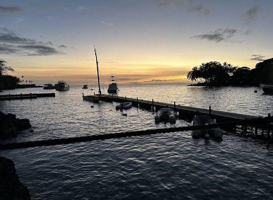 Departs from Keauhou Bay dock pier, not the boat ramp.