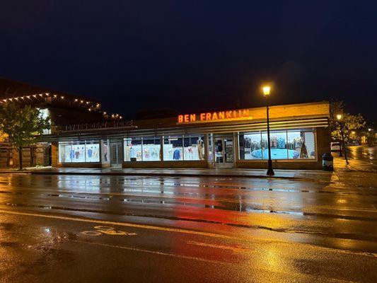 The Mayhew Inn and Ben Franklins