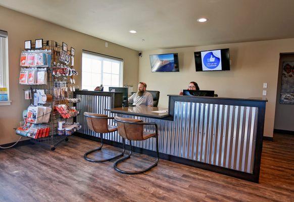 Beautiful office with all the moving supplies you need.