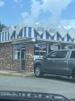 Drive up for curb service