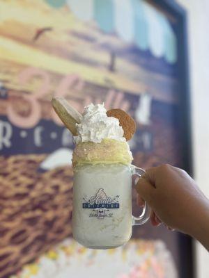 I loveeee going to 3 Gulls!! The stuffed shakes are always so pretty and yummy! Can't wait to visit again soon!!