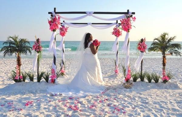 Destin Beach weddings and a bride in the Dream Love Package.