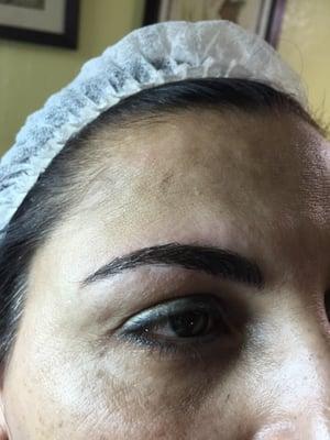 Microblading eyebrow