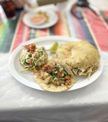 Sope, taco de camarón, gordita - all good