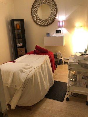 Super clean and cozy room